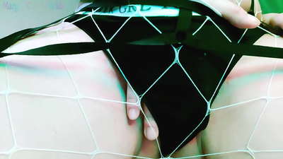 U-Redhead Uchaza indlela yokukhupha i-dick yakhe kwaye ubonise i-pussy yakhe - Amagama amdaka